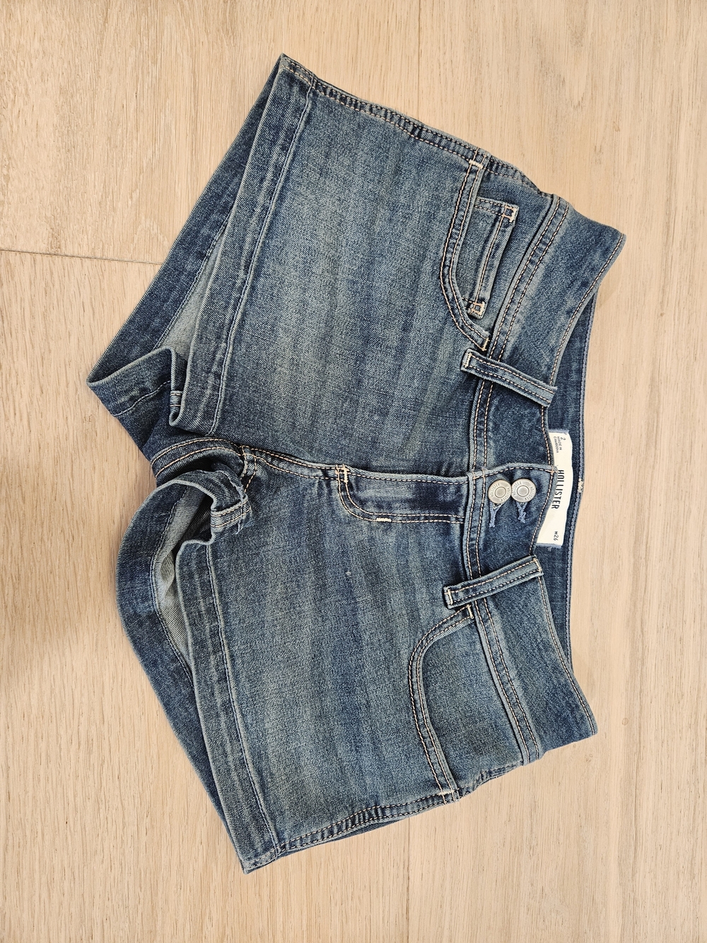 Hollister Low-Rise Shortie Short, Size 2